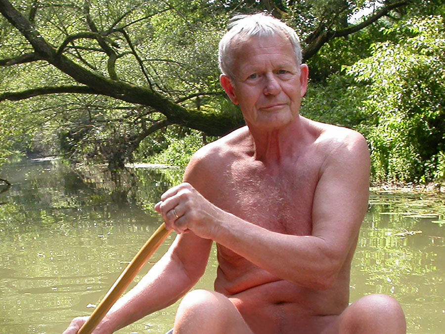 Mit dem Kanu unterwegs - Paddeln auf der Tauber - FKK, nackt und frei in der Natur